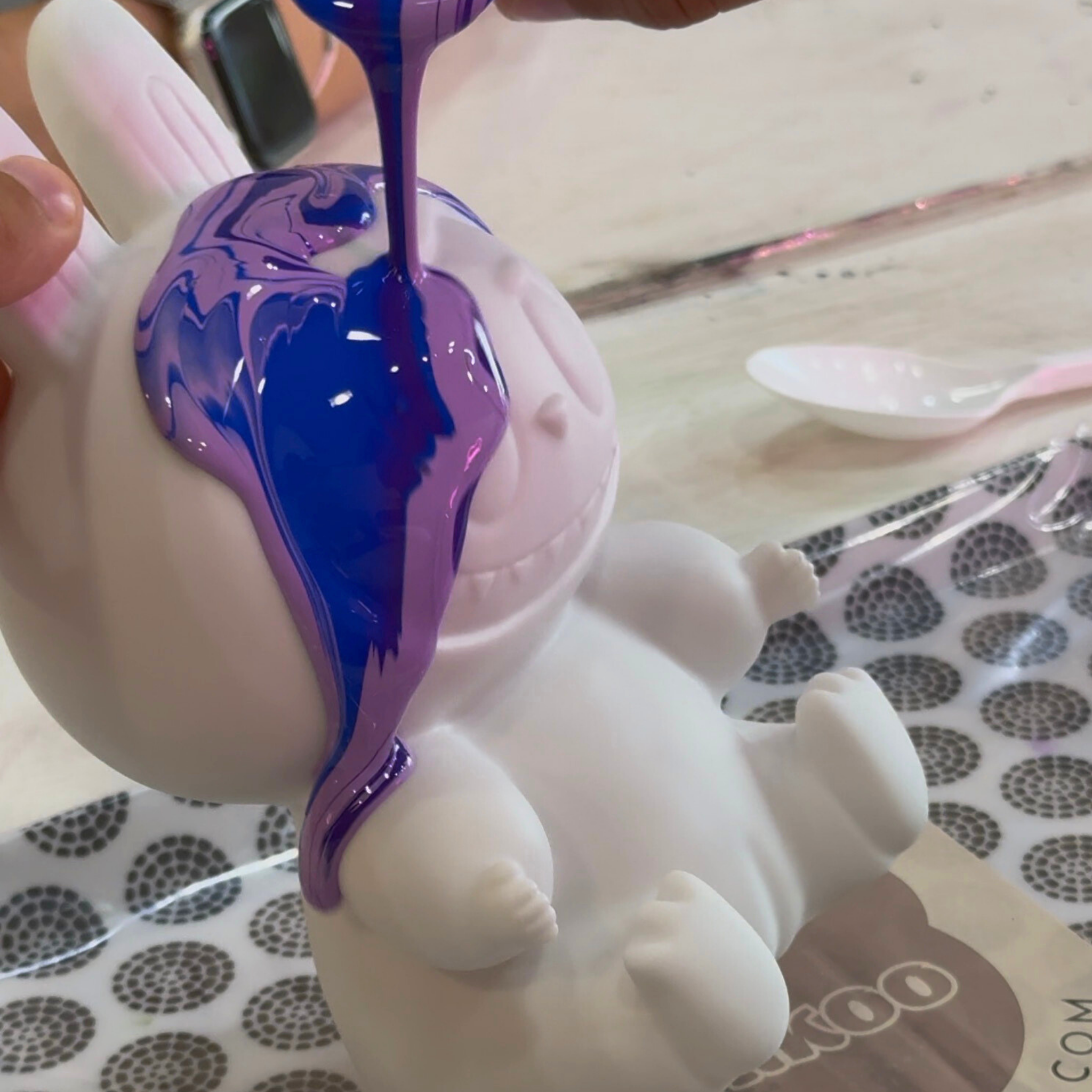 🎁 OFFRE SPÉCIALE – KIT FLUID PAINTING LABUBU POUR 2 ✨ EN PRECOMMANDE